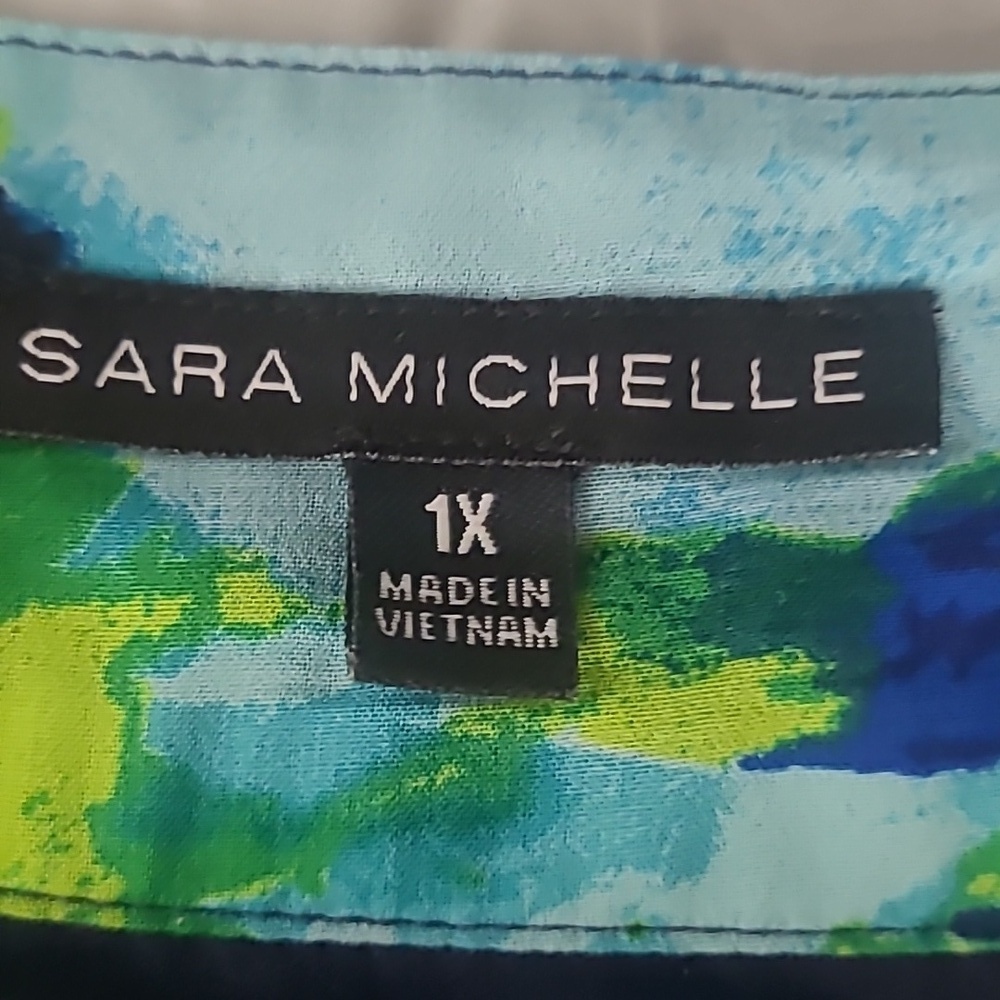 Short Sleeve Blouse Top Black W Green Blue Floral Print - Picture 8 of 10
